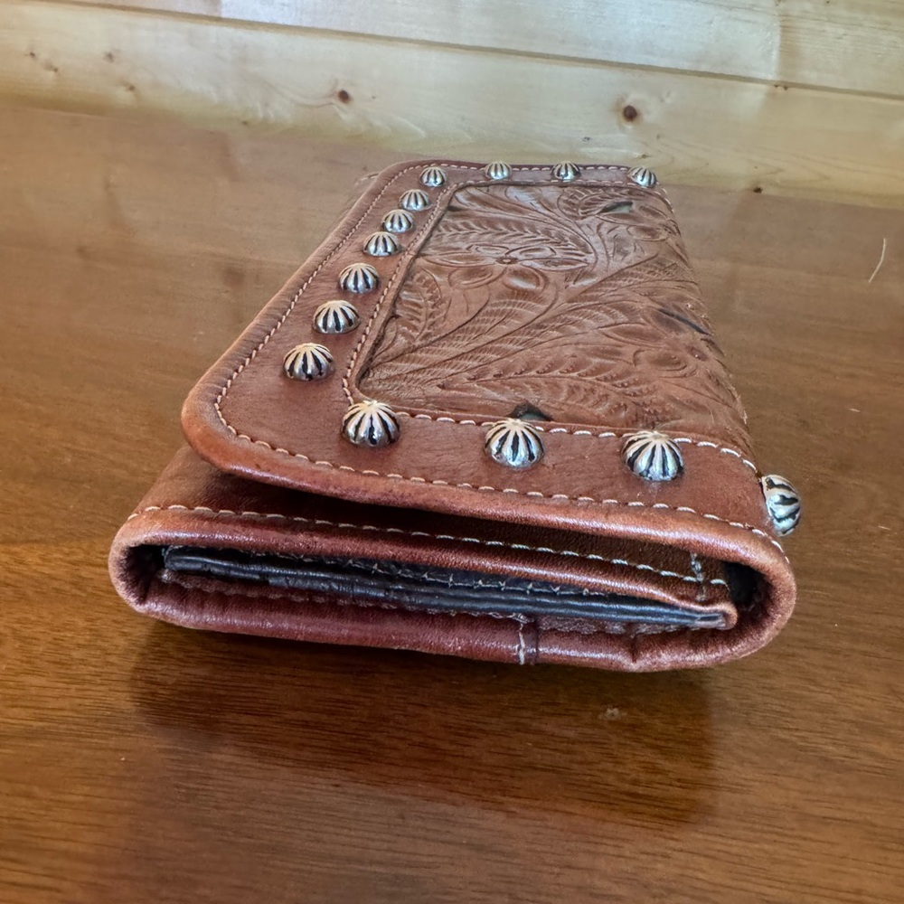 American West Brown Leather Studded Clutch/Trifold Wallet - Picture 8 of 8